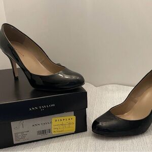 Ann Taylor Signature Pump Classic Black Patent Leather Heels 7.5M